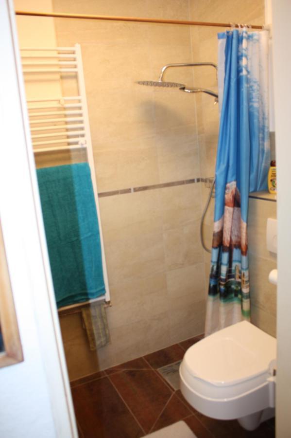 Zentral Gelegene Ferienwohnung Lübeck Exteriör bild